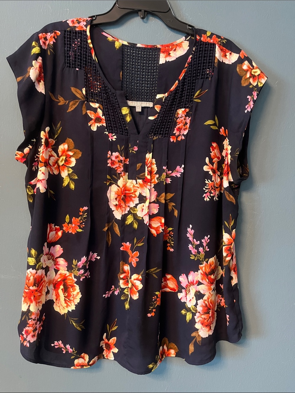 Daniel Rainn Navy Floral Short-Sleeve Blouse